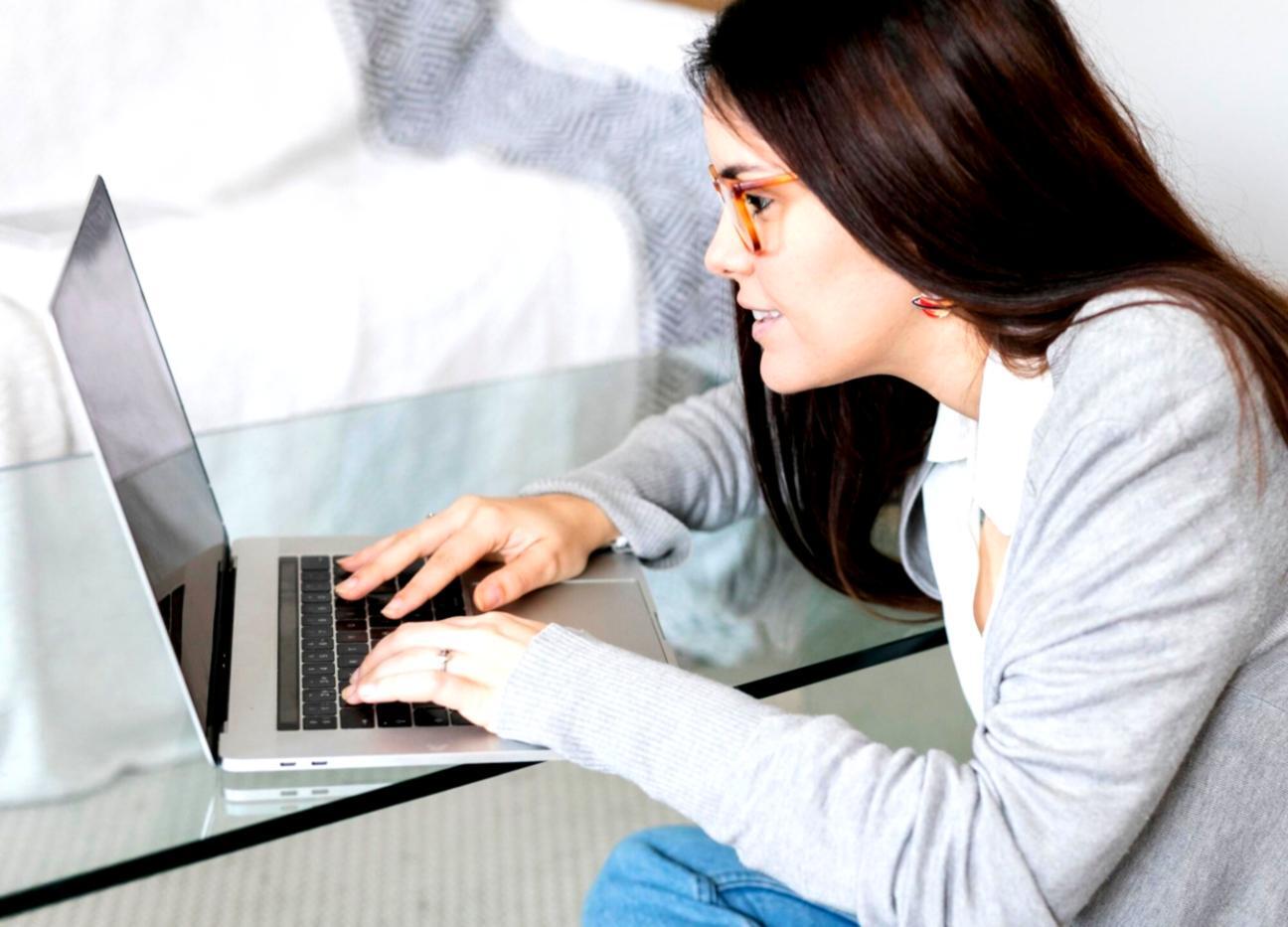 Session de formation interactive avec études de cas financiers réels